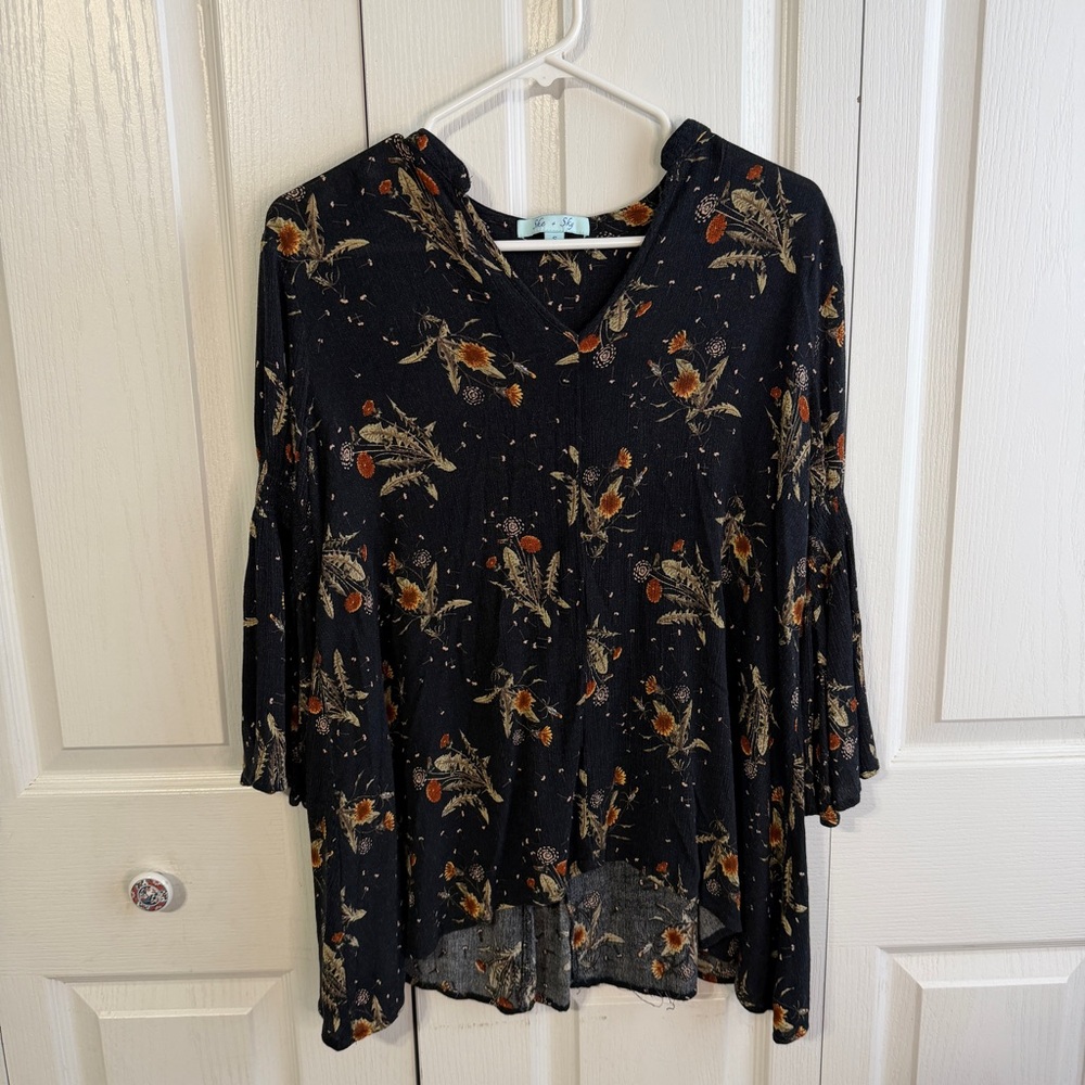 She + Sky black‎ floral bell sleeve blouse size small